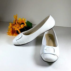 It’s OK White Flats